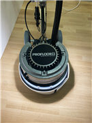 LED Lichtring für besser Sichtbarkeit des Schleifbildes